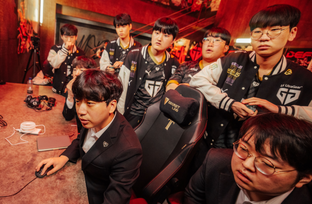 开云体育APP下载-C9险胜RNG，Chovy极限生还后反打顶尖较量全球总决赛，技惊四座