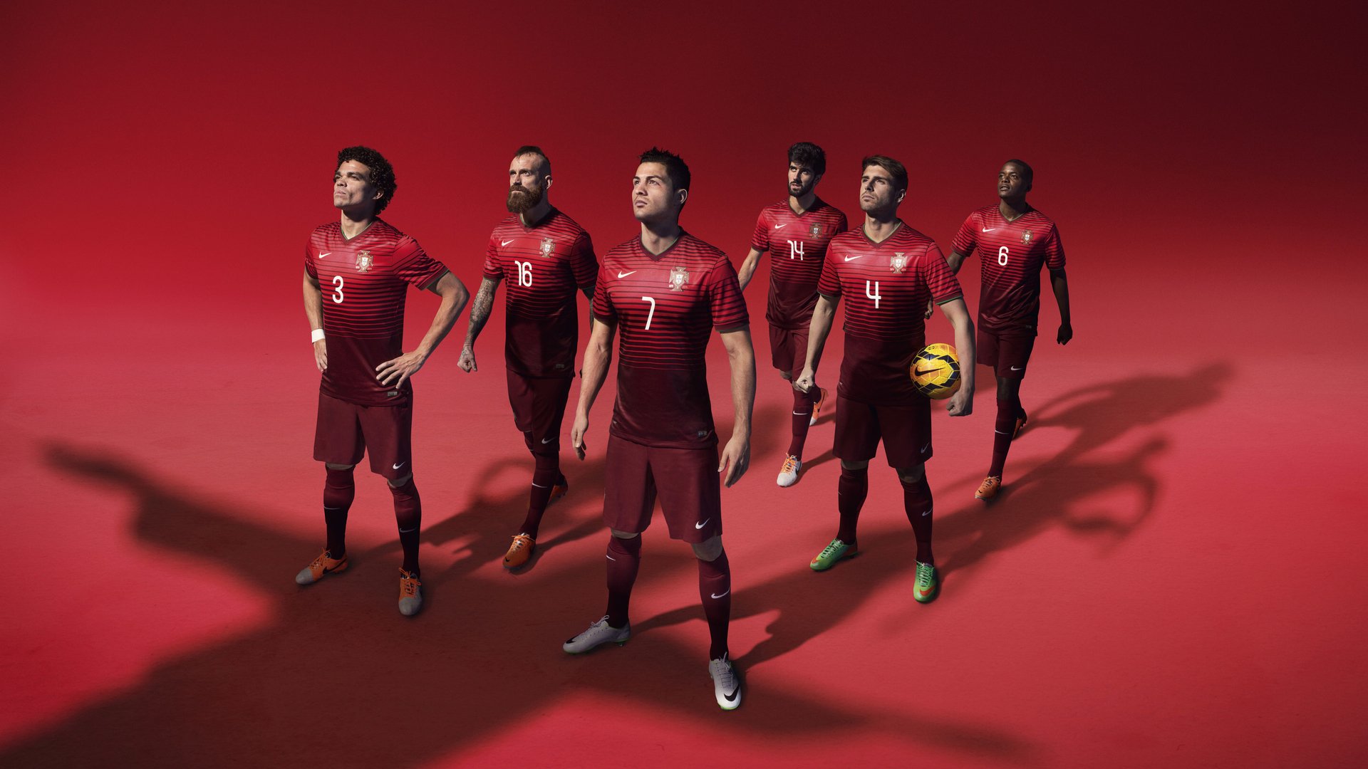 开云平台-巴雷拉天神下凡！塞内加尔中场地震级胜利，曼联防线被他一人撕碎